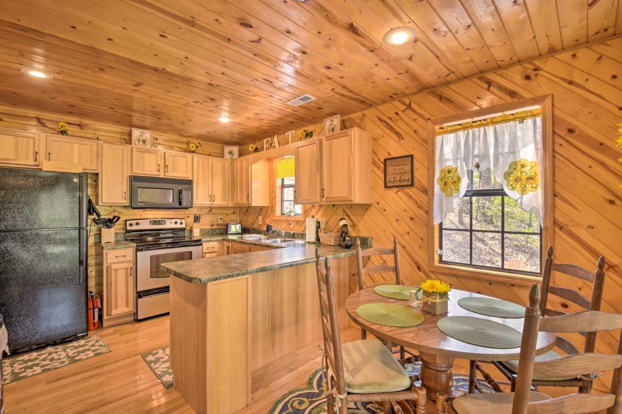 Cozy Hiawassee Cabin With Fire Pit And Mtn Views! Экстерьер фото